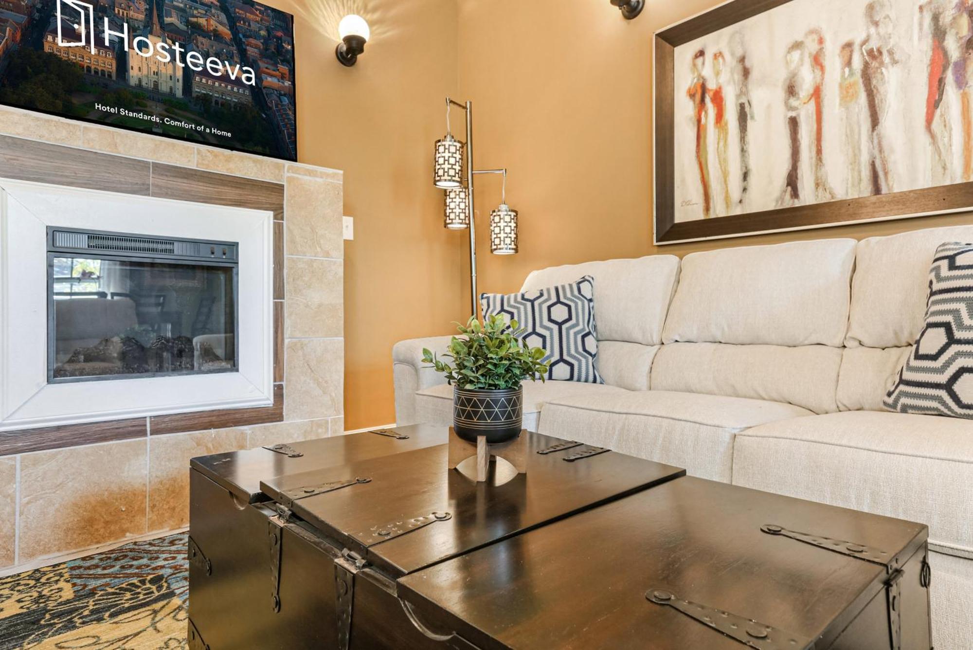 Baronne Street Spacious And Fully Furnished