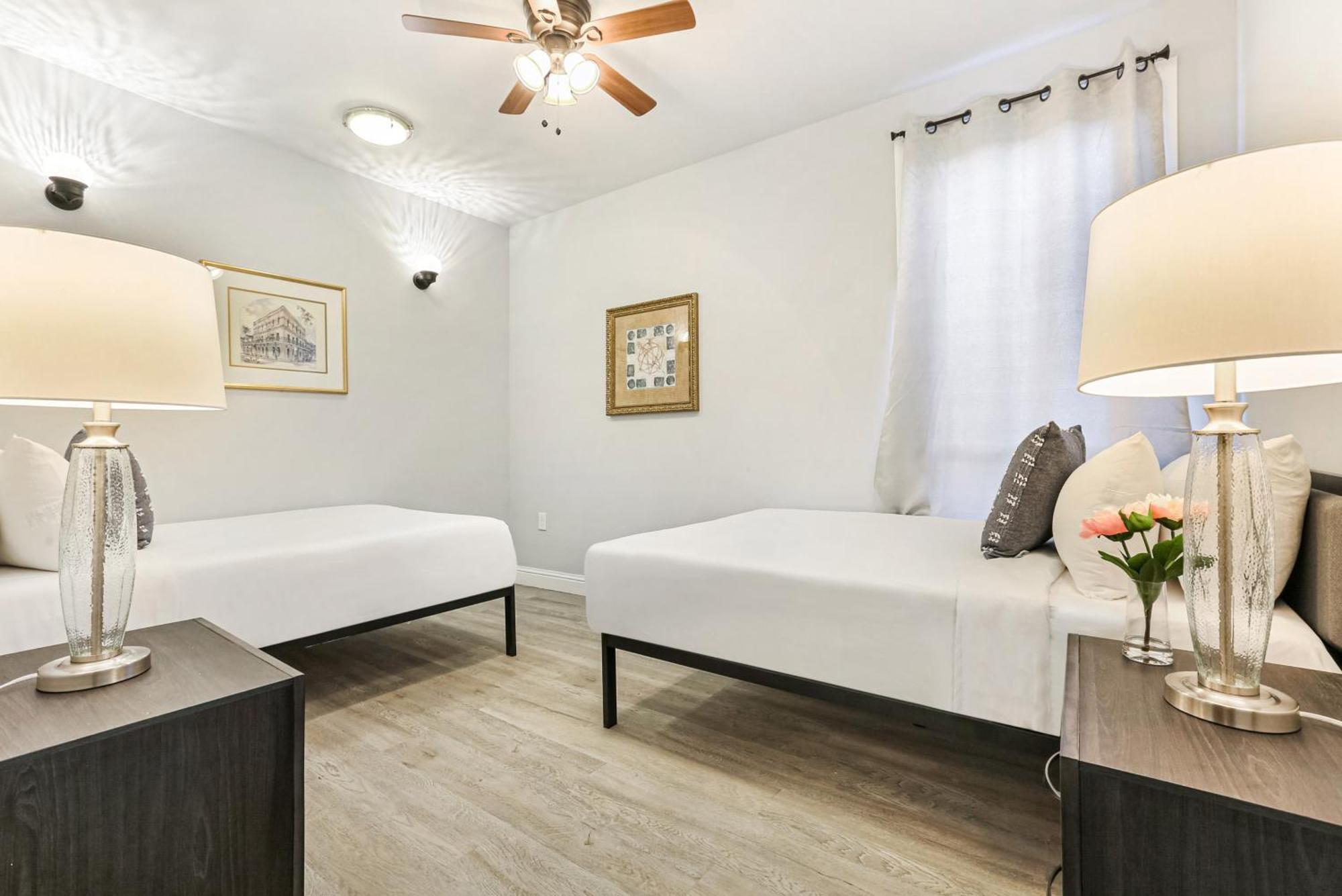 Baronne Street Spacious And Fully Furnished New Orleans
